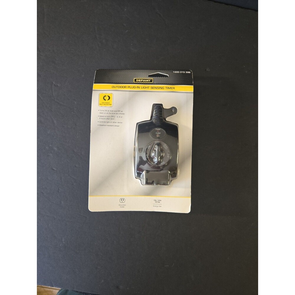 Defiant Outdoor Plug-In Light Sensing Timer Dusk to Dawn Photocell 15A Grounded